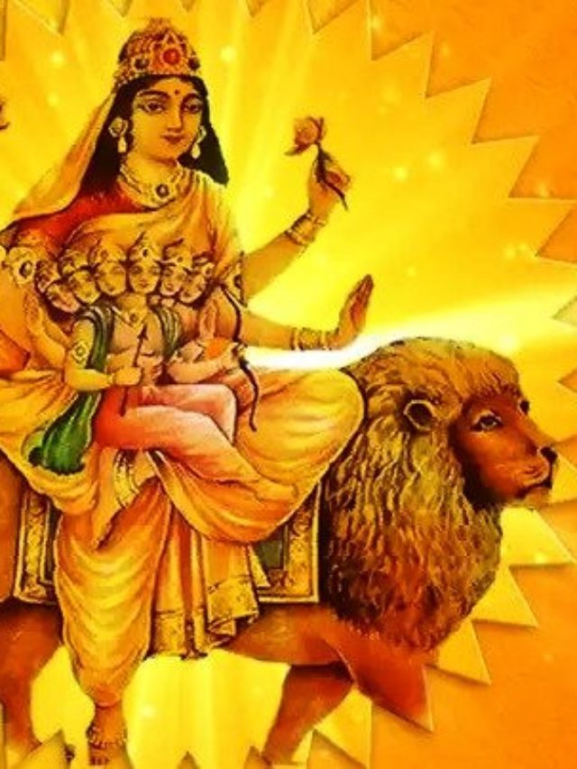 On the fifth day of Navratri, worship like this to please Mother Skandamata, learn mantra and story